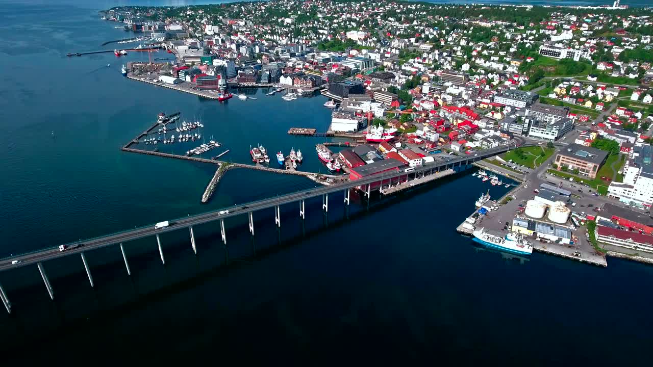 노르웨이 트롬소 시의 다리 항공 영상