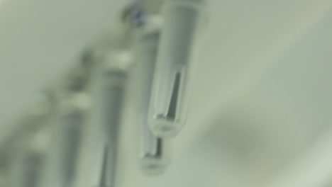 viales y jeringas médicas