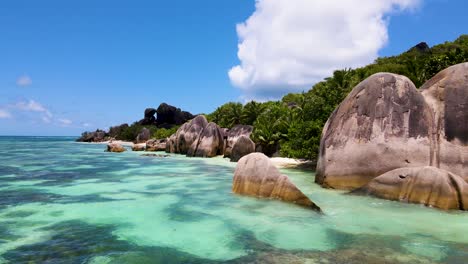 Seychelles-La-Digue-Rocas-Aéreo-Drone18.mp4