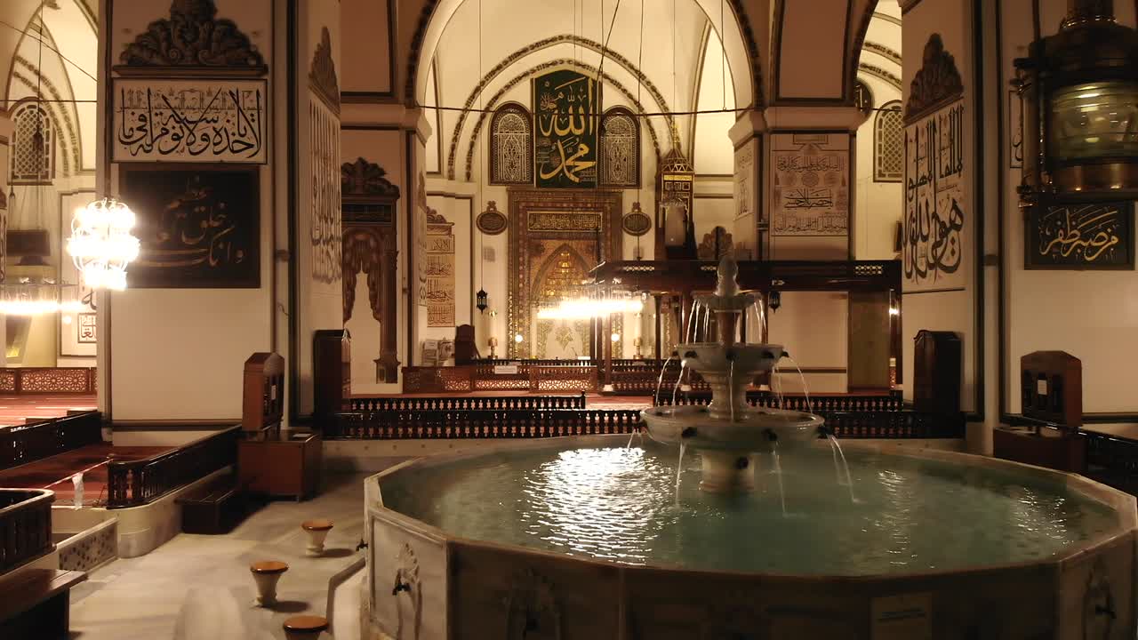 Interno della Grande Moschea Storica Gigante più bella del mondo.