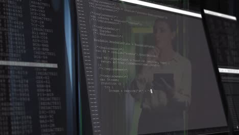animacja przetwarzania danych przez inżyniera przez serwery komputerowe