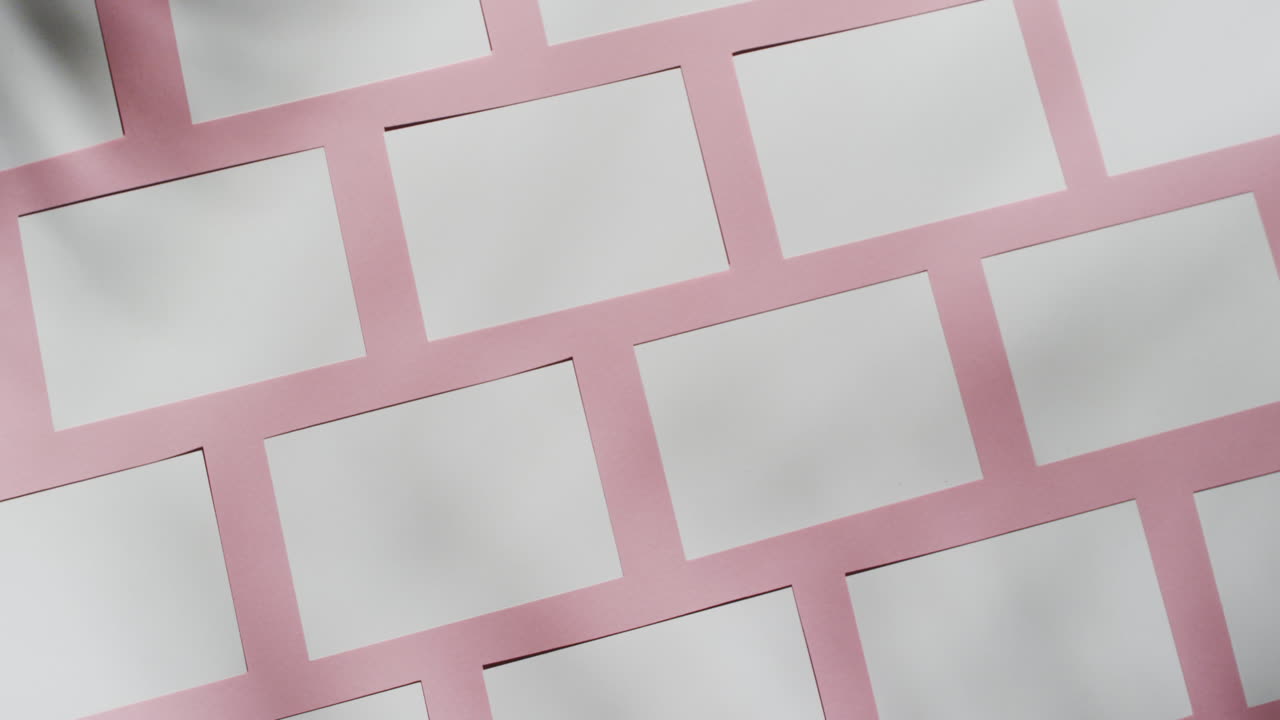 분홍색 배경 에 배열 된  ⁇ 색 비지니스 카드 의 상상, 복사 공간, 느린 동작