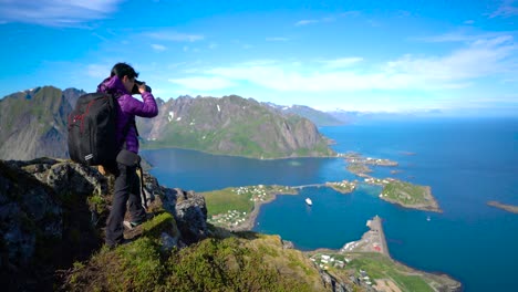 fotógrafo de la naturaleza de noruega en el archipiélago de lofoten.