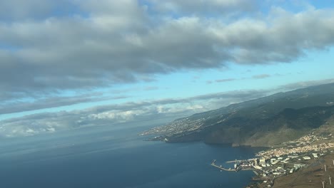 Llegando-A-Funchal,-Aeropuerto-De-Madeira