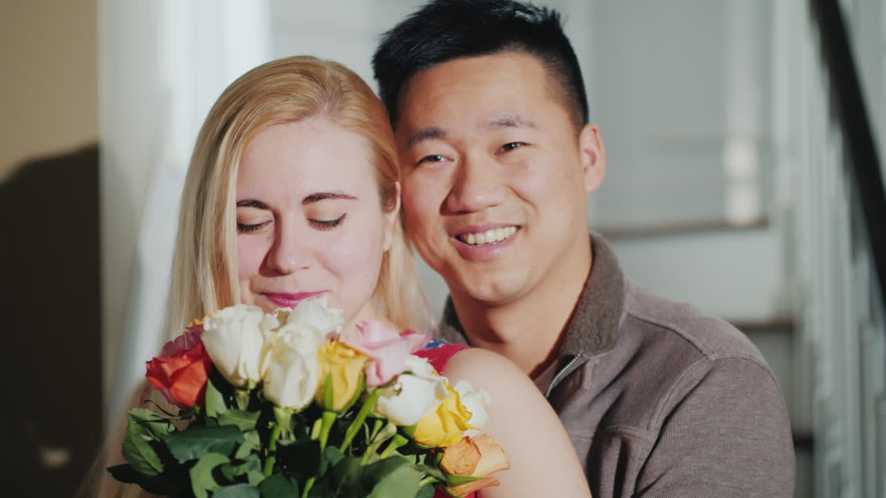 초상, 의, a, 나이 적은 편의, 다민족, 한 쌍, 여자 보유, 꽃