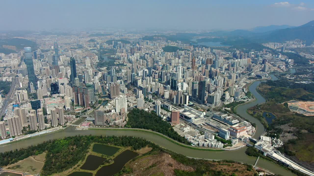 vista aérea sobre el horizonte de shenzhen en un hermoso día claro