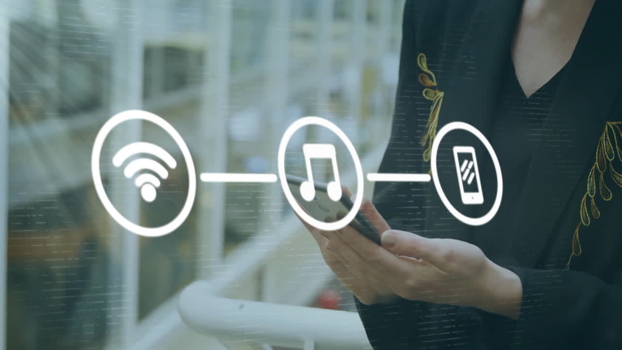 animación de la red de medios sobre mujer caucásica en la tienda usando teléfono inteligente