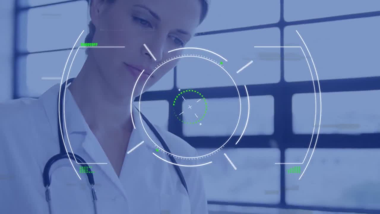 animación de escaneo de alcance sobre una doctora caucásica que tiene documentos