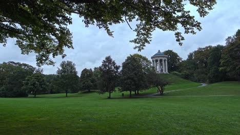 popular architecture: the monopteros temple in the englischer garten of munich