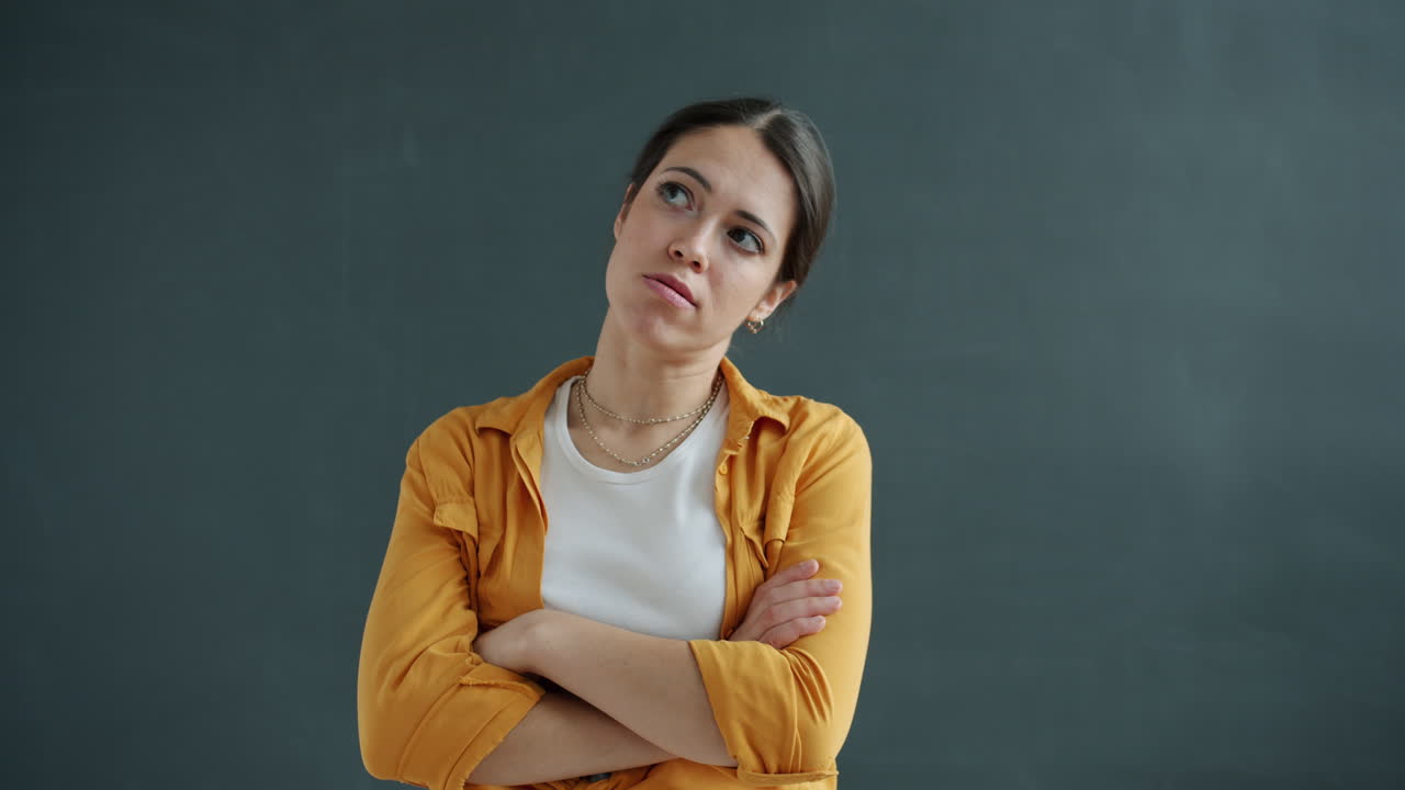 mujer con diferentes expresiones