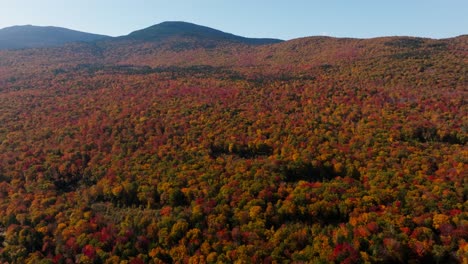 Peak-fall-foliage-in-New-Hampshire-from-an-aerial-view