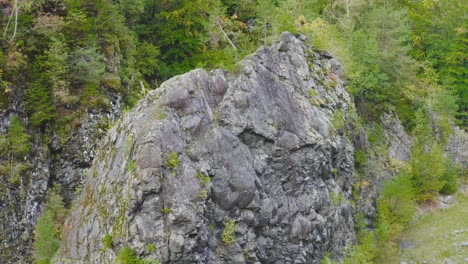 Bergauf-Felsig-Terrian-Eisenkappel-Vellach-österreich-Europa-Offenbaren