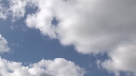 lapso de tiempo de las nubes en movimiento