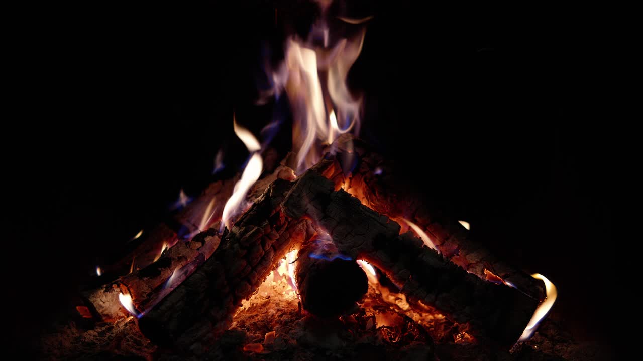 4k - fuego de campamento. video en bucle