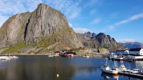 Towering-mountains-at-hamnoy-fishing-harbor-in-Norway