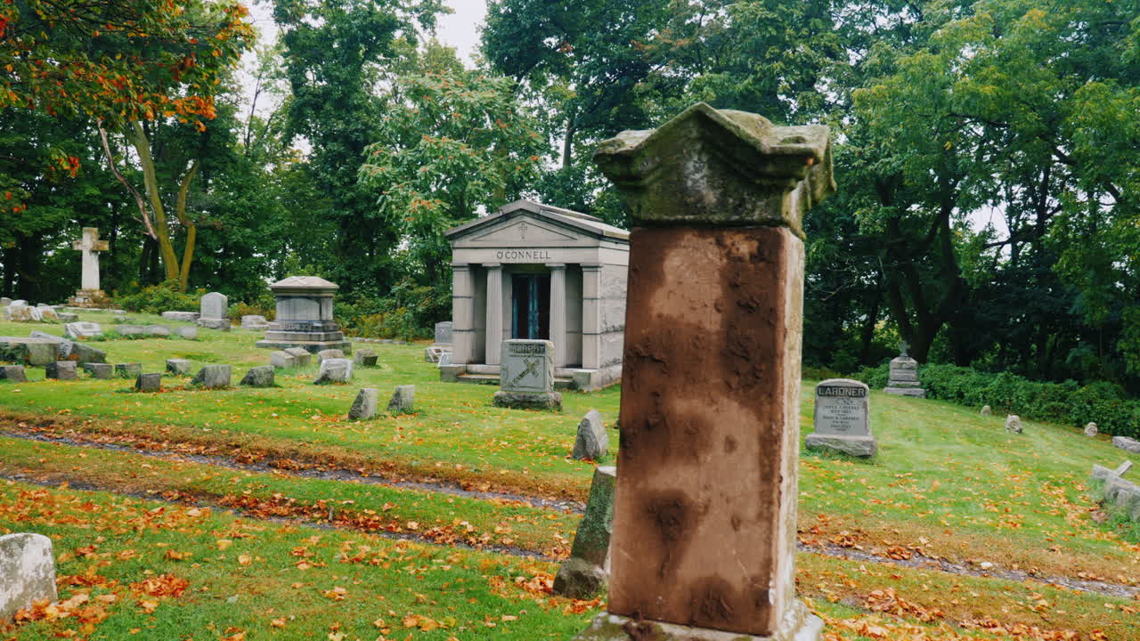 склеп на кладбище