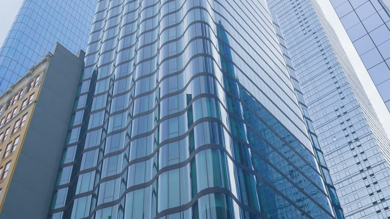 rascacielos modernos en un paisaje urbano