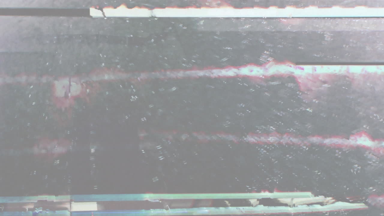 Effetto Glitch Digitale con Staticità e Rumore