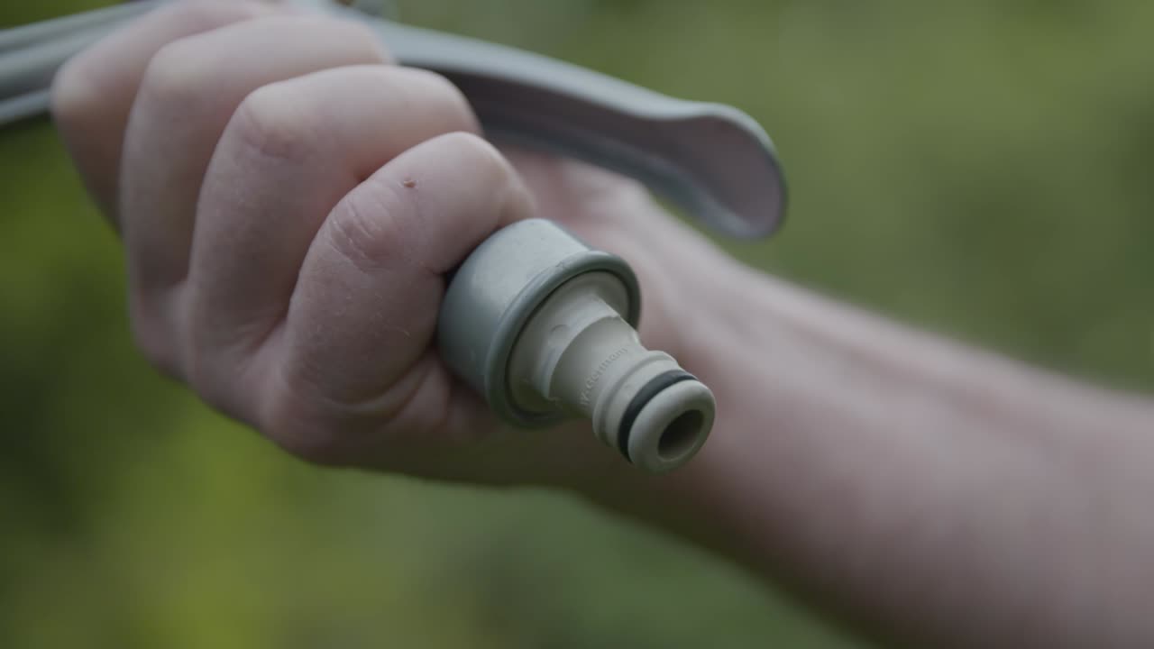 Connecting a Garden Hose