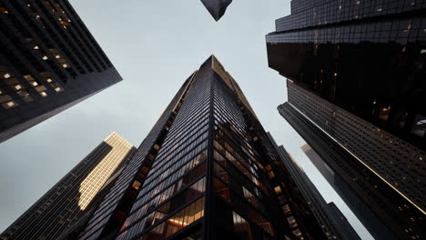 Skyscrapper-building-under-a-cloudy-sky