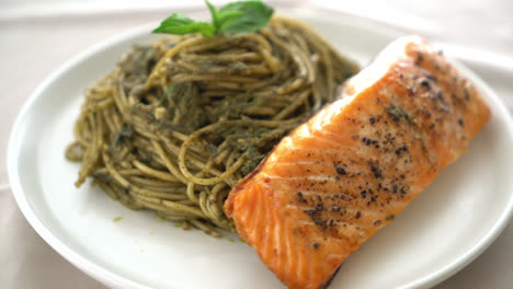 homemade-pesto-spaghetti-pasta-with-grilled-salmon---Italian-food-style