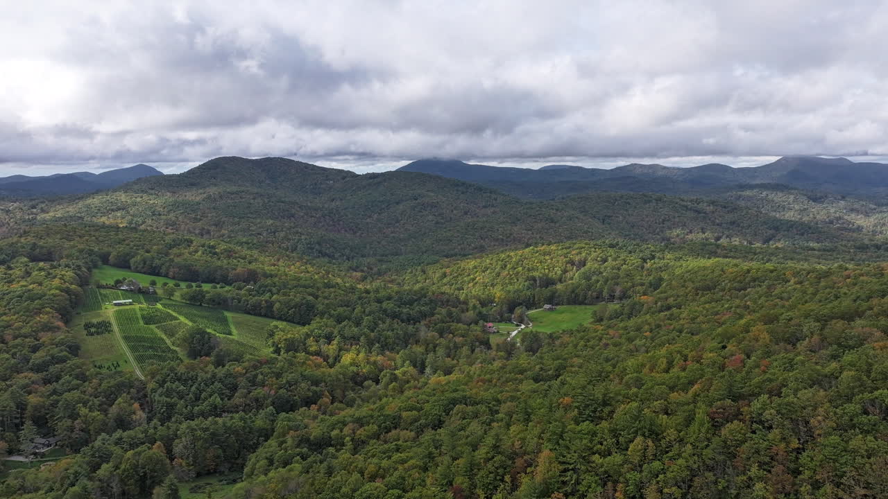 Drone footage of the Blue Ridge Mountains, revealing a stunning patchwork of autumn colors. Hyperlapse