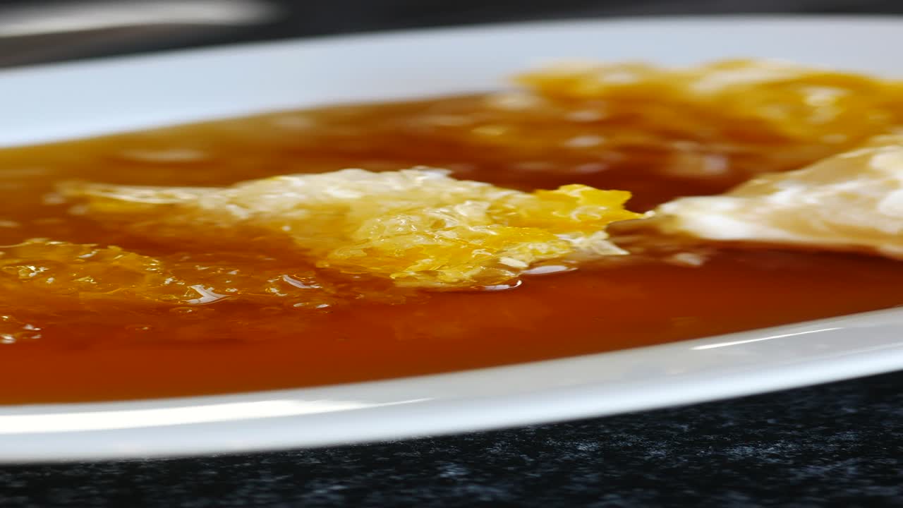 버터와 함께 벌