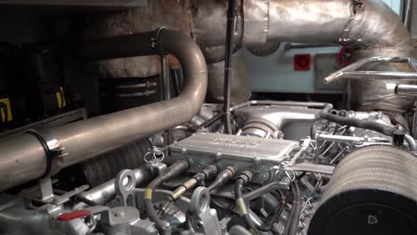 El-Motor-Rolls-Royce-De-Un-Yate-De-40-Metros