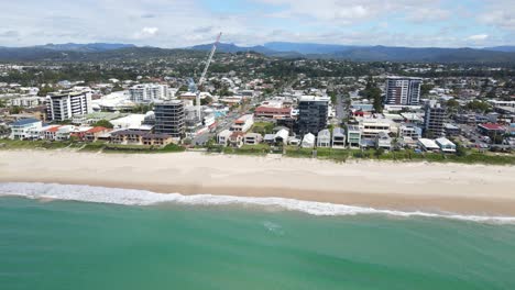 paisaje de playa en el suburbio de palm beach en gold coast city, australia