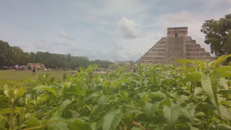 chichen itza pyramid in mexico