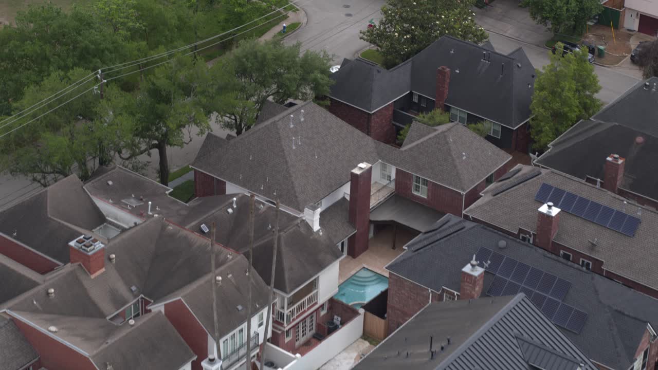 vista a vista de pájaro de las casas ricas en houston, texas