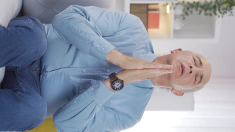 Vertical-video-of-Christian-old-man-praying.