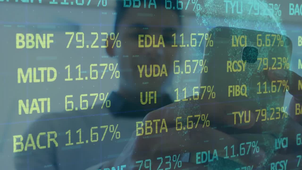 animación del procesamiento de datos financieros sobre el hombre utilizando un teléfono inteligente