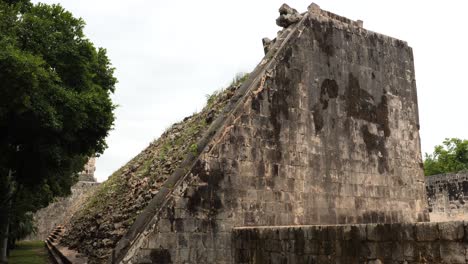 the great ball court in chichen itza, the back of the east wall.slow pan