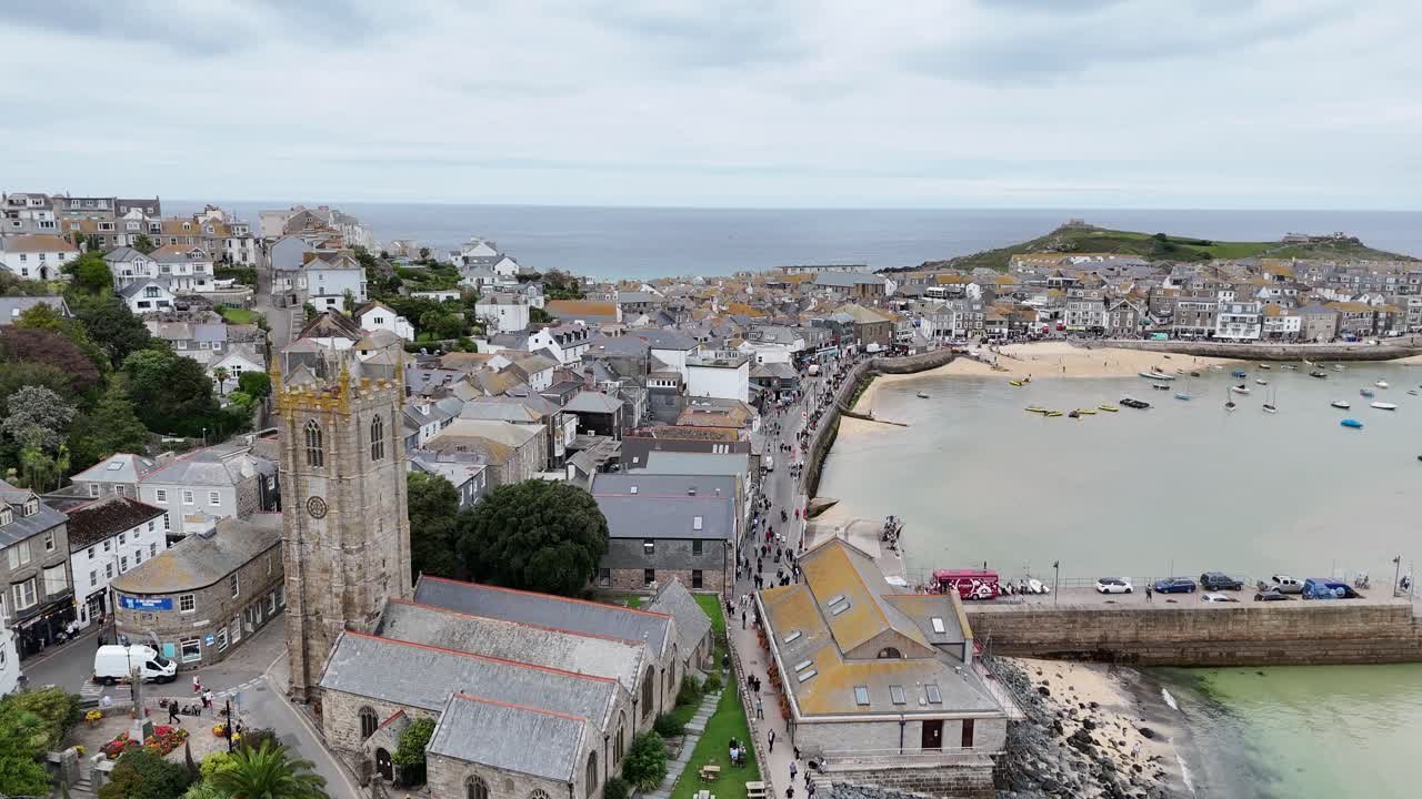 세인트 아이브스 코른월 교구 성당 (st ives cornwall) - 평온한 여름의 날, 드론, 공중
