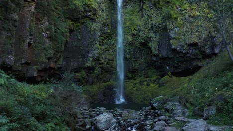 Amidaga-Falls,-Dark-Scene-with-mossy-tall-waterfall-in-Gifu-Japan