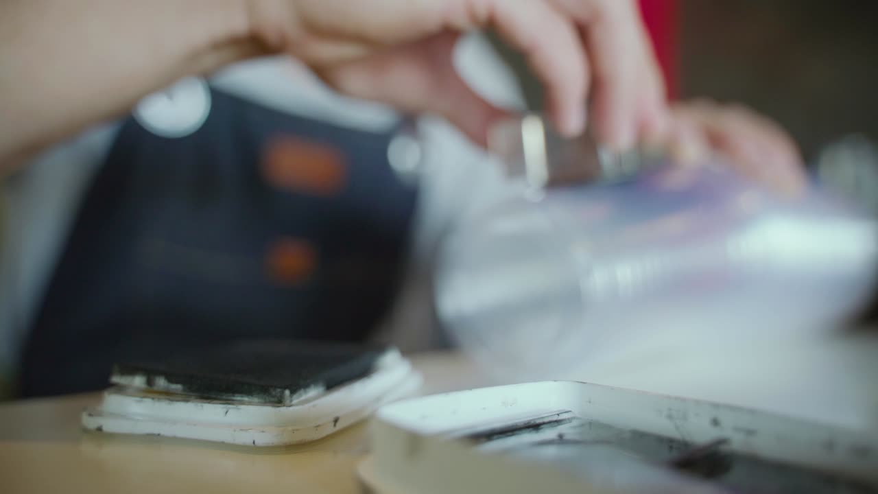 etiqueta de señal de taza de estampado a mano