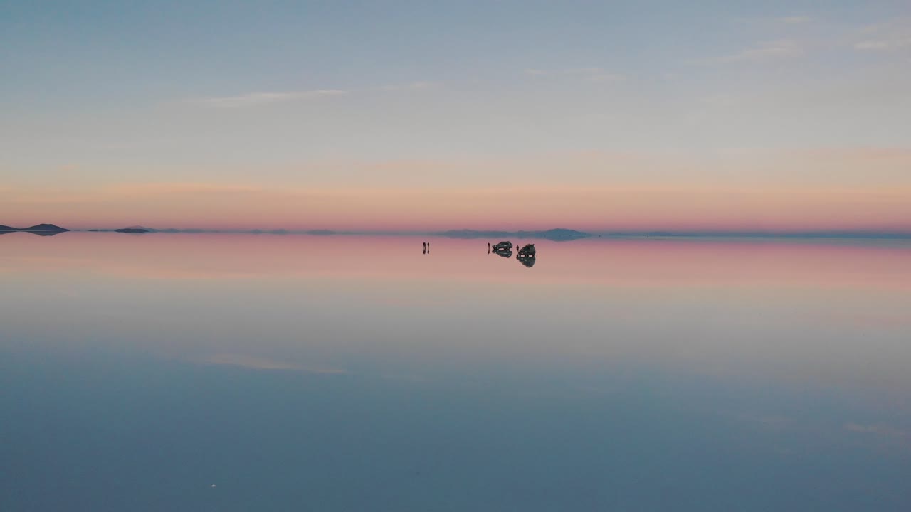 무인 항공기로 찍은 salar de uyuni 볼리비아의 완벽한 반사