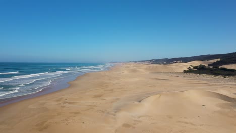 Vista-Aérea-De-Las-Dunas-De-Arena-En-La-Costa-De-Sudáfrica