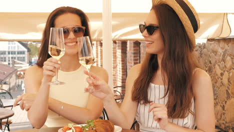 friends enjoying lunch outdoors