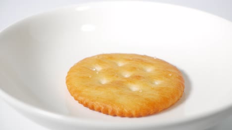 round cracker