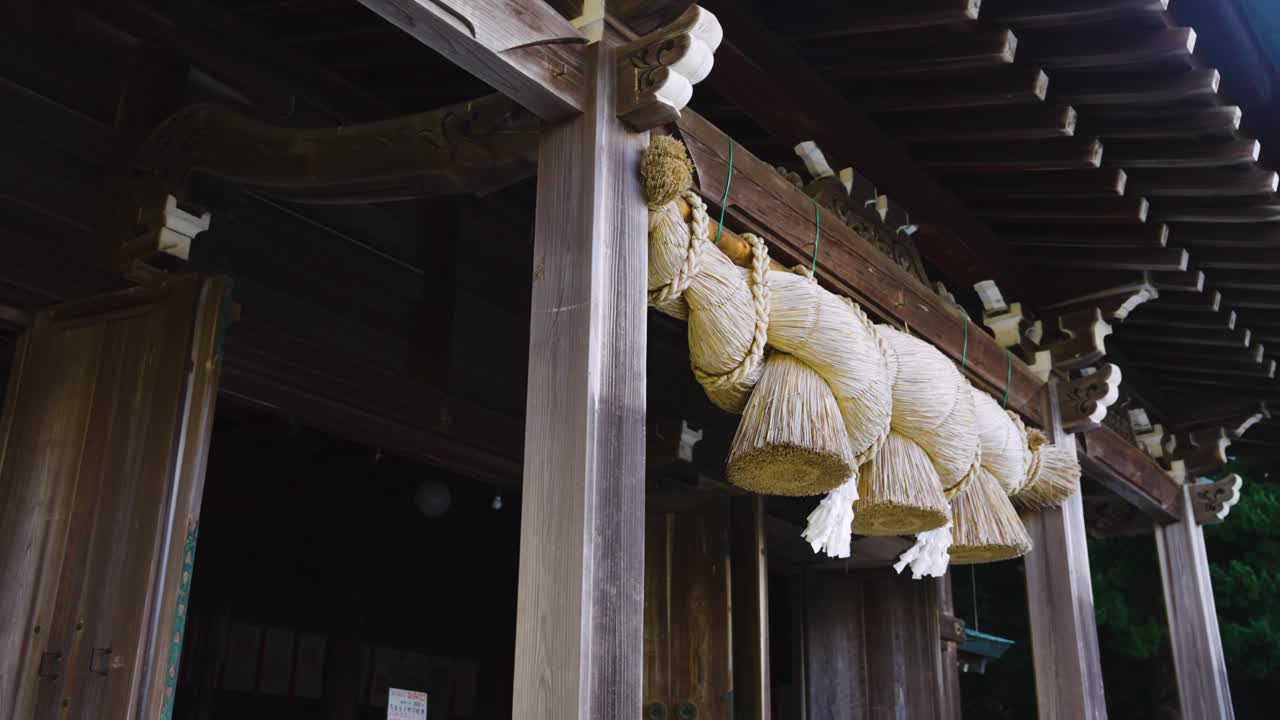 Helligt tov på tempelport, Oki-helligdommen, Shimane Japan