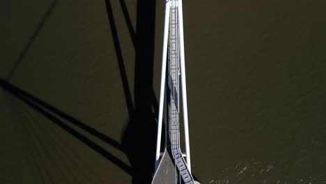 Newly-constructed-Kangaroo-Point-Bridge-linking-the-Brisbane-CBD-to-the-iconic-South-Bank