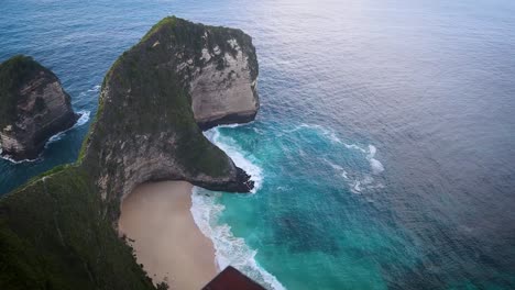 印尼巴厘島的kleinking海灘 (kleingking beach) 位於印度尼西亞的nusa penida島