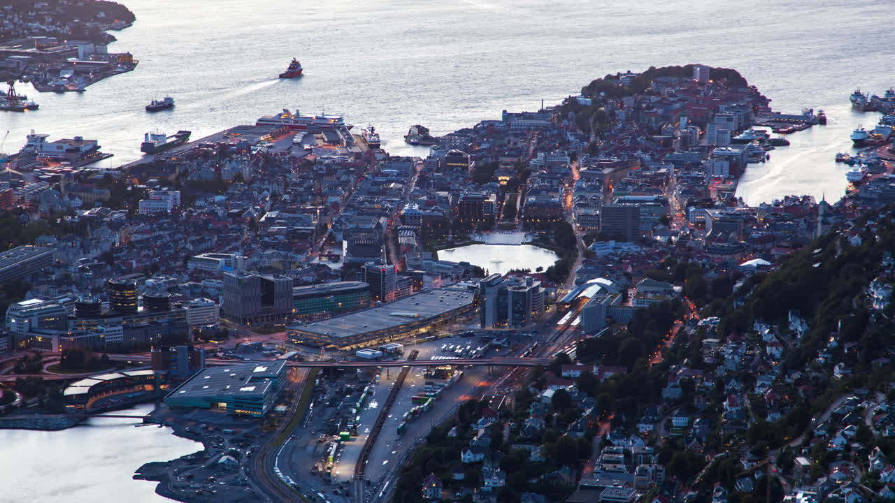 Timelapse aereo della skyline di Bergen al tramonto