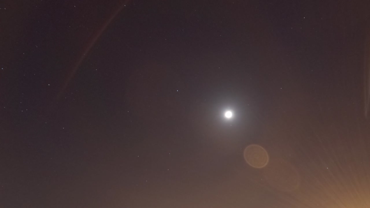 brillo de la luz de la luna ray n efecto de destello de la lente en la escena del cielo nocturno estrellado