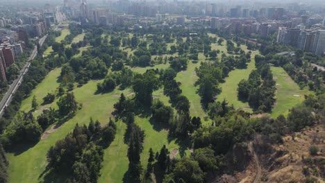 vista aérea del club de golf de los leones en santiago, chile