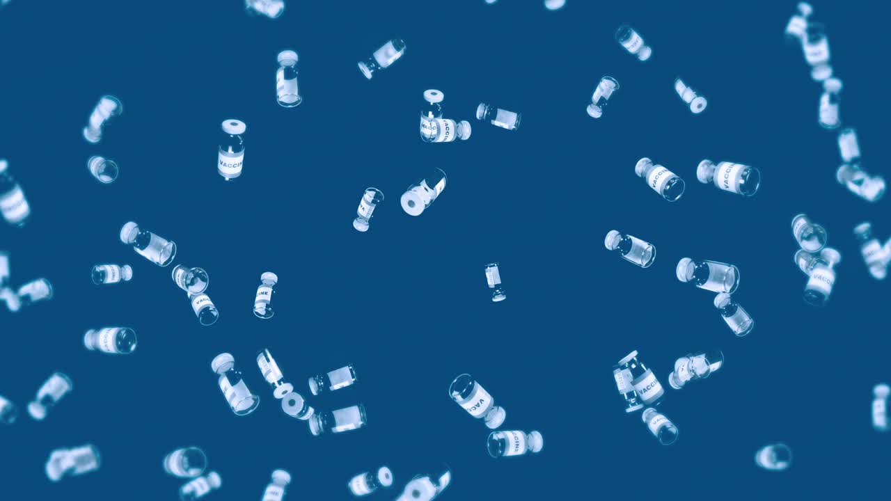 파란색 배경에 많은 백신 병을 날려. 의학 개념. 바이러스 치료. 투명한 액체. 백신의 3d 루프 애니메이션.