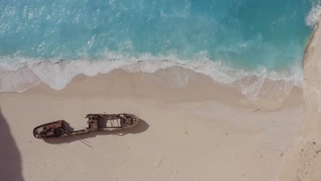 Aerial---Shipwreck-top-down,-steady-shot-in-Zakynthos,-Greece