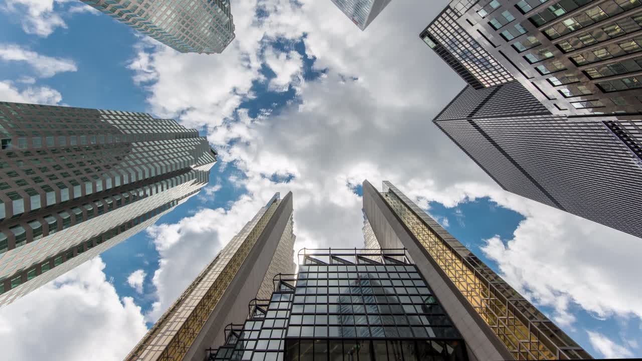 toronto, canadá, timelapse: los rascacielos del distrito financiero durante el día